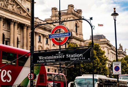 Séjour court dans un lycée en Angleterre : une immersion unique au cœur du système scolaire britannique
